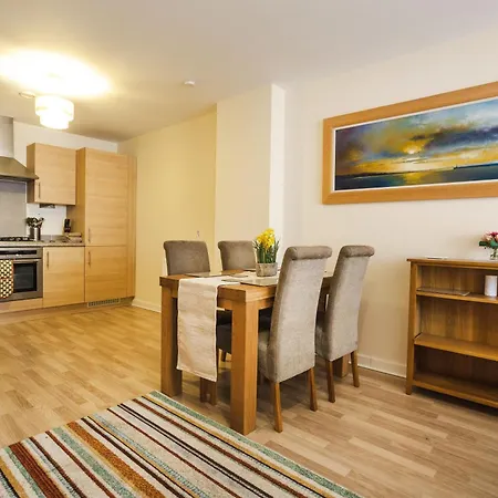 Centre Harbourside 2 Bedrooms 2 Bathrooms Bristol