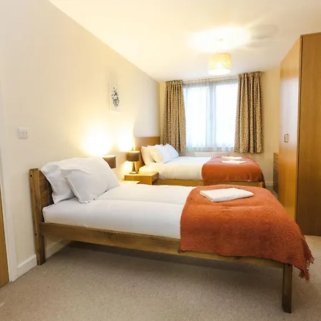 Centre Harbourside 2 Bedrooms 2 Bathrooms *